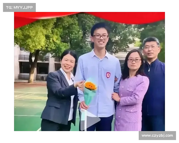 浙江高考状元以登顶,才貌双全不戴眼镜,妹妹表情成亮点!(浙江高考状元是谁) 浙江高考状元以登顶,才貌双全不戴眼镜,妹妹表情成亮点!(浙江高考状元是谁)